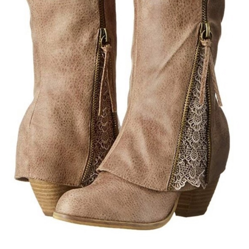 NOT RATED TAN LACE HEELED BOOTS 👢 SZ 8 (FIT 7.5)